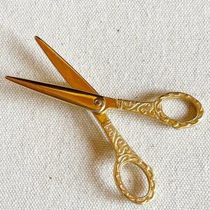 Vintage J J Jonette Gold Tone Scissors Brooch Signed